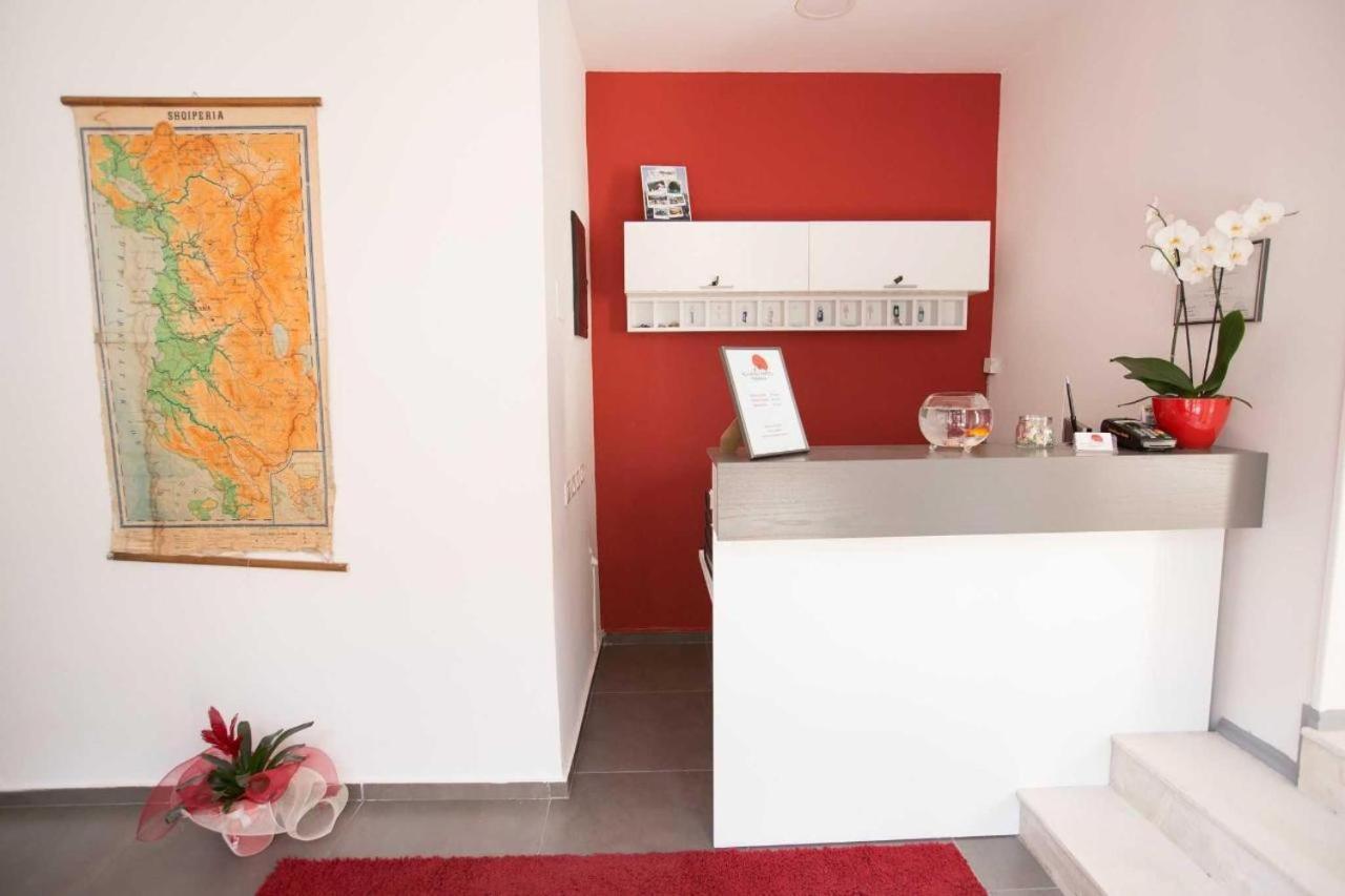 Hotel Rimini Тирана Екстер'єр фото