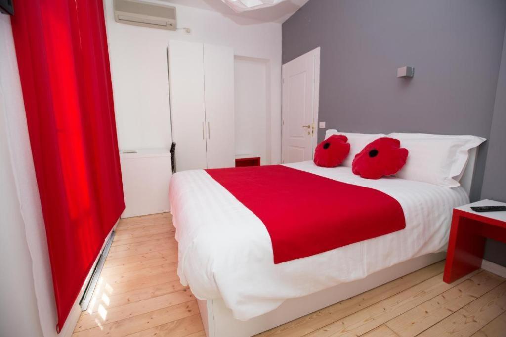 Hotel Rimini Тирана Екстер'єр фото