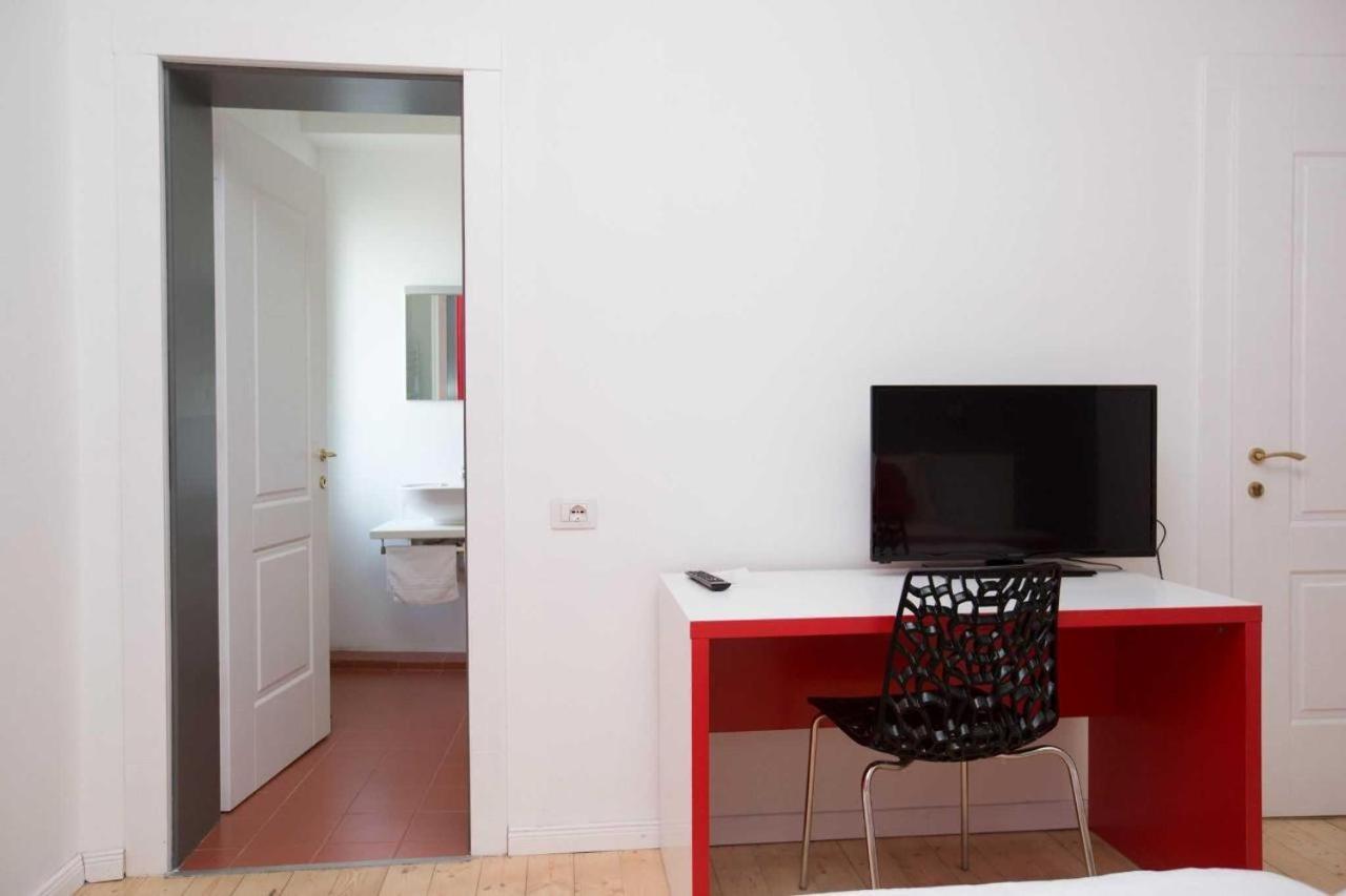 Hotel Rimini Тирана Екстер'єр фото