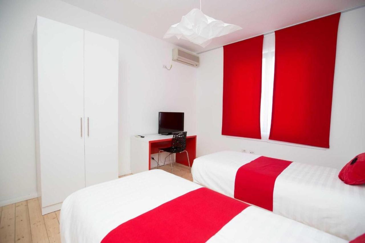 Hotel Rimini Тирана Екстер'єр фото