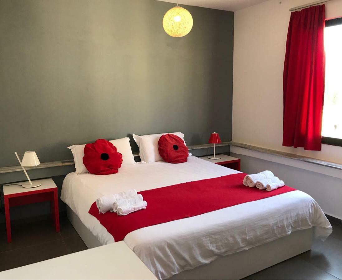 Hotel Rimini Тирана Екстер'єр фото